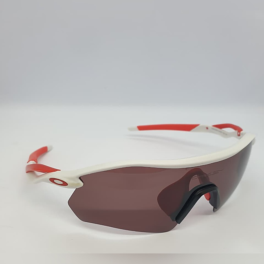Dakley Radar #25 · White & red — Dakley Radar